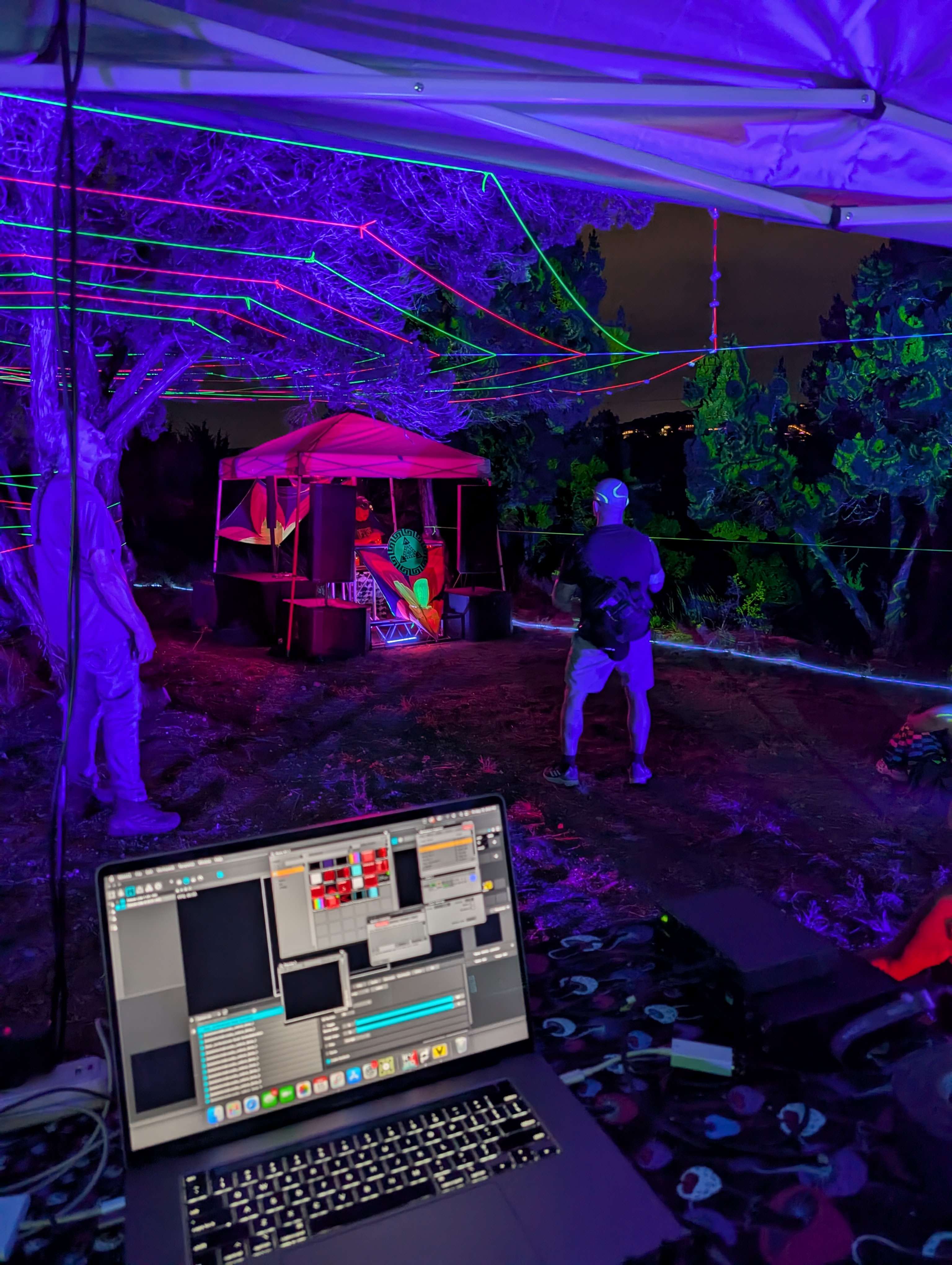 K'IN integration stage design